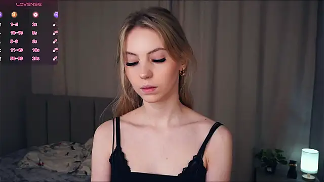 Snapshot of VeronaBench chatting on November 26, 6:47 am VeronaBench online show from November 26, 6:47 am