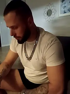 Snapshot of Barber33zk chatting on November 17, 5:02 am Barber33zk online show from November 17, 5:02 am