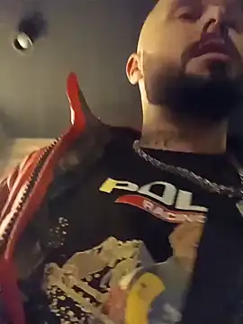 Snapshot of Barber33zk chatting on January 15, 9:40 pm Barber33zk online show from January 15, 9:40 pm