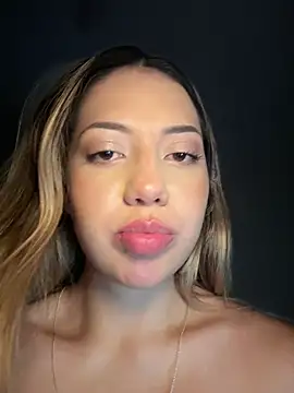 Snapshot of MissCat_ chatting on January 13, 12:38 am MissCat online show from January 13, 12:38 am