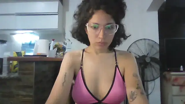 Snapshot of loliporomero chatting on October 24, 2:08 am loliporomero online show from October 24, 2:08 am