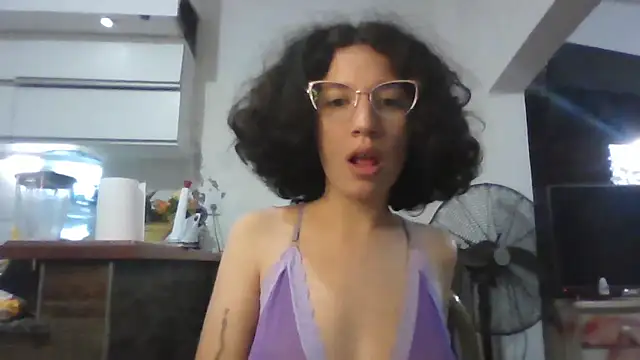 Snapshot of loliporomero chatting on November 9, 3:49 am loliporomero online show from November 9, 3:49 am