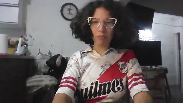 Snapshot of loliporomero chatting on November 10, 1:37 am loliporomero online show from November 10, 1:37 am