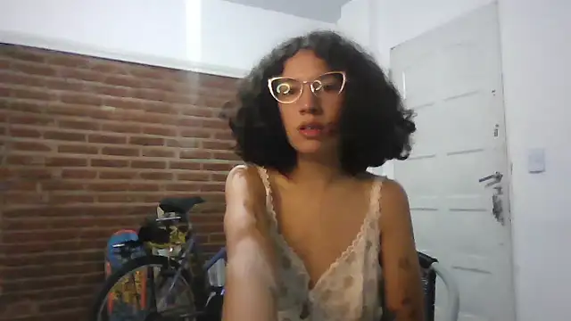 Snapshot of loliporomero chatting on November 27, 1:07 am loliporomero online show from November 27, 1:07 am