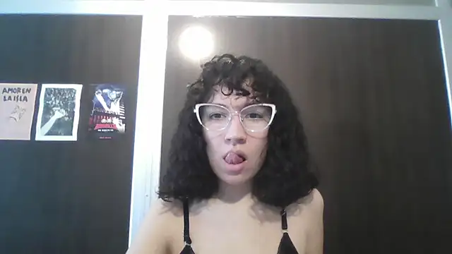 loliporomero online show from July 17, 6:13 pm