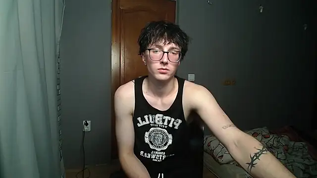 Snapshot of 8goat chatting on October 23, 9:57 pm 8goat online show from October 23, 9:57 pm