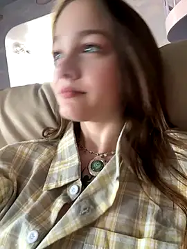 MichelleRoux online show from September 15, 10:48 am