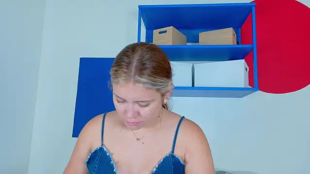 Snapshot of BelaMiller_ chatting on September 10, 11:43 am BelaMiller online show from September 10, 11:43 am