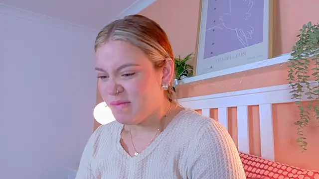 Snapshot of BelaMiller_ chatting on September 11, 11:43 am BelaMiller online show from September 11, 11:43 am