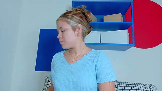 Snapshot of BelaMiller_ chatting on September 15, 11:54 am BelaMiller online show from September 15, 11:54 am