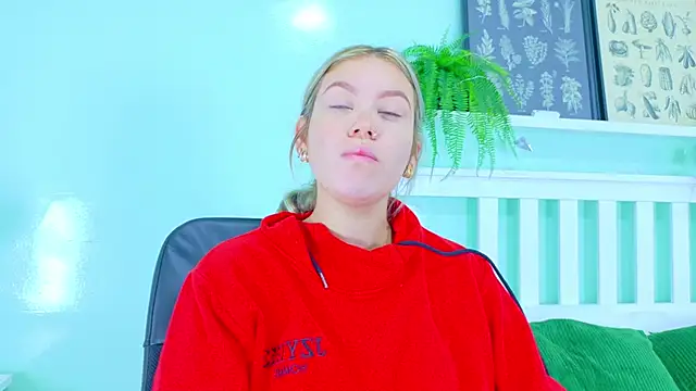 Snapshot of BelaMiller_ chatting on October 4, 11:52 am BelaMiller online show from October 4, 11:52 am