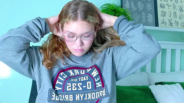 Snapshot of BelaMiller_ chatting on November 10, 11:42 am BelaMiller online show from November 10, 11:42 am