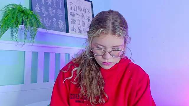 Snapshot of BelaMiller_ chatting on November 13, 11:42 am BelaMiller online show from November 13, 11:42 am