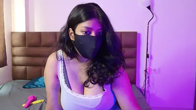 Snapshot of Gulaboo100 chatting on November 3, 6:25 am Gulaboo100 online show from November 3, 6:25 am