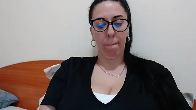 jollene online show from May 19, 1:17 pm