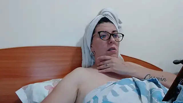 jollene online show from May 29, 1:53 pm