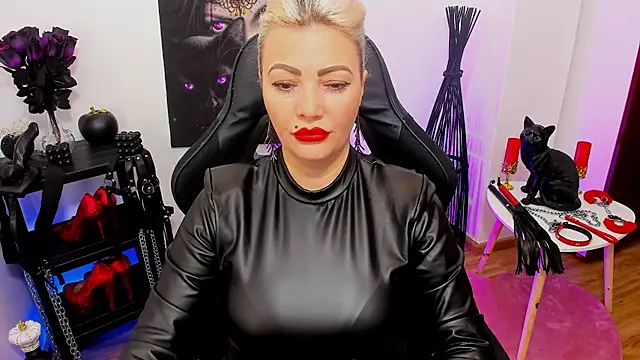 demisweet online show from February 7, 11:01 am