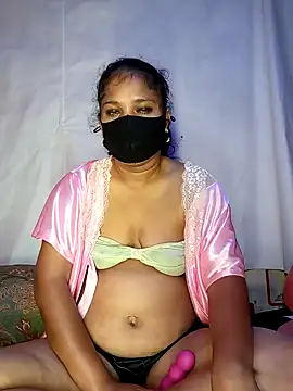 Snapshot of LushVamp chatting on December 18, 2:01 pm LushVamp online show from December 18, 2:01 pm