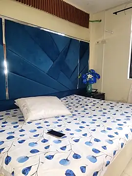 CrisMarulanda online show from November 22, 4:17 pm