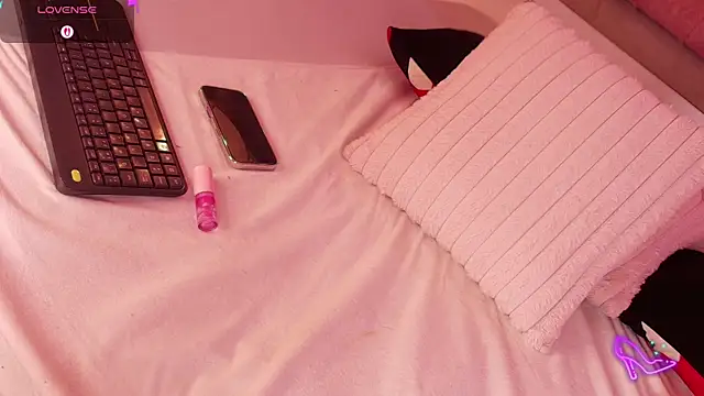 MylaDreams online show from July 14, 10:21 am