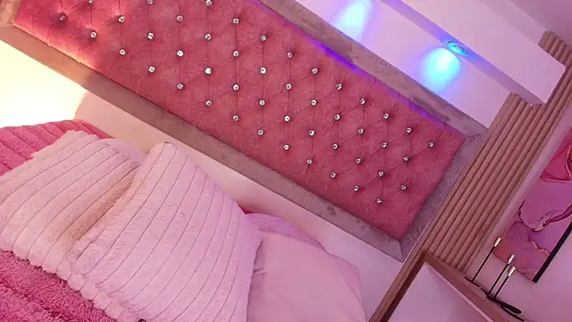 MylaDreams online show from July 27, 3:24 am