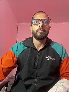 magnumchris online show from May 4, 11:17 am