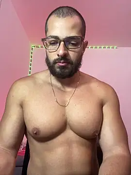 magnumchris online show from June 6, 7:40 pm