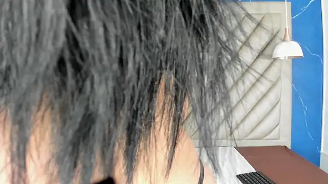 Snapshot of Ibbie_drastic chatting on November 6, 12:17 pm Ibbie drastic online show from November 6, 12:17 pm