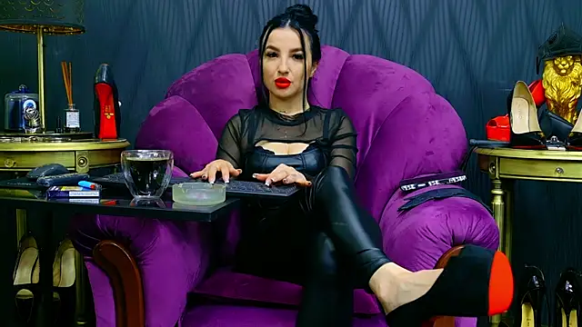 Snapshot of VivianReeve chatting on June 13, 12:14 pm VivianReeve online show from June 13, 12:14 pm