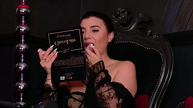 Snapshot of MistressEly chatting on July 18, 8:23 pm MistressEly online show from July 18, 8:23 pm