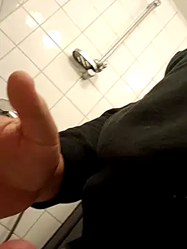 Snapshot of Kleboron chatting on October 7, 8:11 am Kleboron online show from October 7, 8:11 am