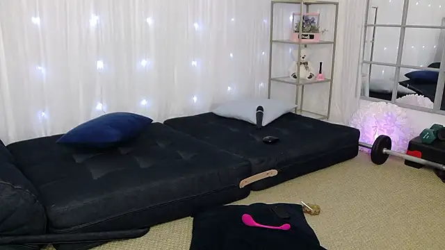 SarahRaynex online show from February 2, 8:02 am