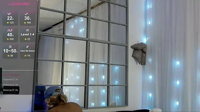 Snapshot of SarahRaynex chatting on June 7, 10:35 pm SarahRaynex online show from June 7, 10:35 pm