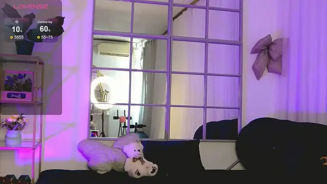 Snapshot of SarahRaynex chatting on August 4, 10:07 am SarahRaynex online show from August 4, 10:07 am