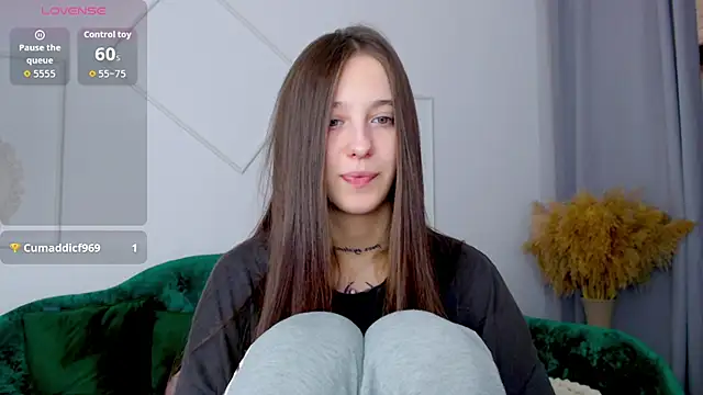 Little cherryy   online show from September 20, 6:36 am