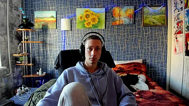 Snapshot of CuteBoy228 chatting on October 31, 12:17 pm CuteBoy228 online show from October 31, 12:17 pm