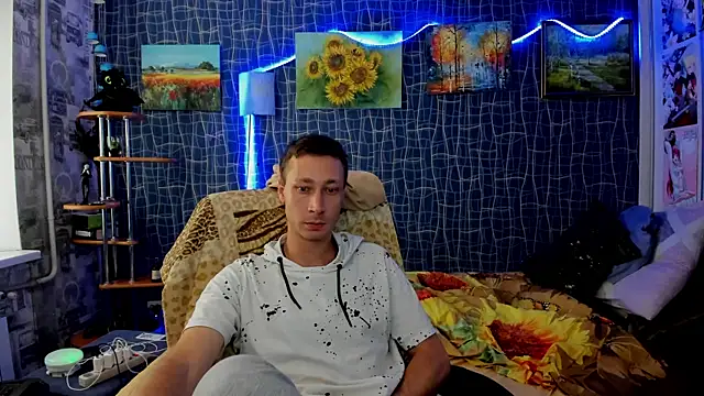 Snapshot of CuteBoy228 chatting on November 18, 11:03 am CuteBoy228 online show from November 18, 11:03 am