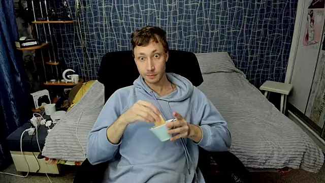 CuteBoy228 online show from April 30, 5:30 pm