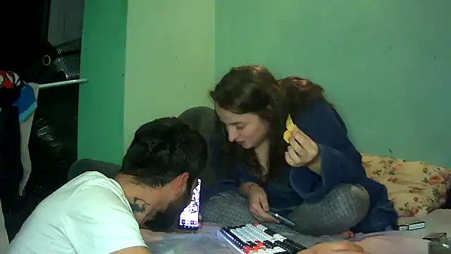 Snapshot of CleverPitzimitzi chatting on January 12, 12:16 am CleverPitzimitzi online show from January 12, 12:16 am