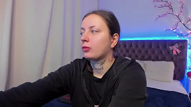 LilaVame online show from November 8, 9:02 pm