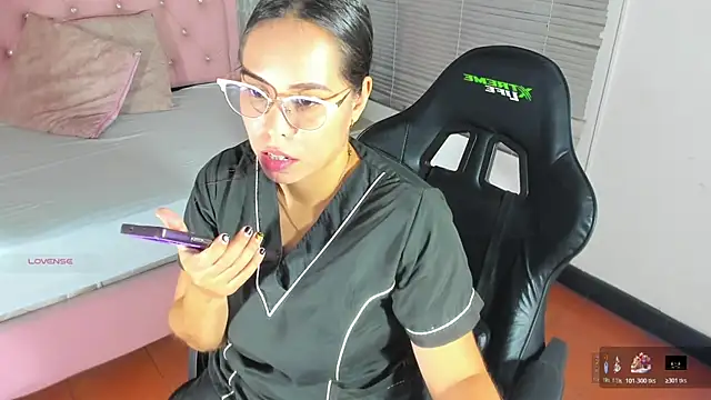 Snapshot of lissa_jhonsoon chatting on November 21, 3:05 am lissa jhonsoon online show from November 21, 3:05 am