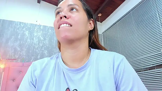 Snapshot of lissa_jhonsoon chatting on November 29, 2:03 am lissa jhonsoon online show from November 29, 2:03 am