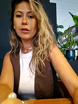 CelynaRoss online show from July 17, 7:19 pm