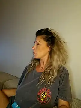 CelynaRoss online show from July 29, 11:58 pm