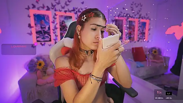 DahliaGrey online show from June 15, 11:45 am