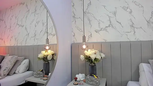 Snapshot of Karlla_Brown chatting on June 10, 1:21 pm Karlla Brown online show from June 10, 1:21 pm