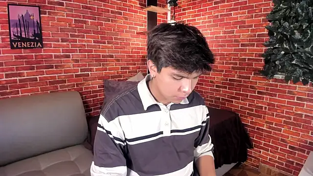 Snapshot of Thiago_Kozak chatting on July 20, 1:35 pm Thiago Kozak online show from July 20, 1:35 pm