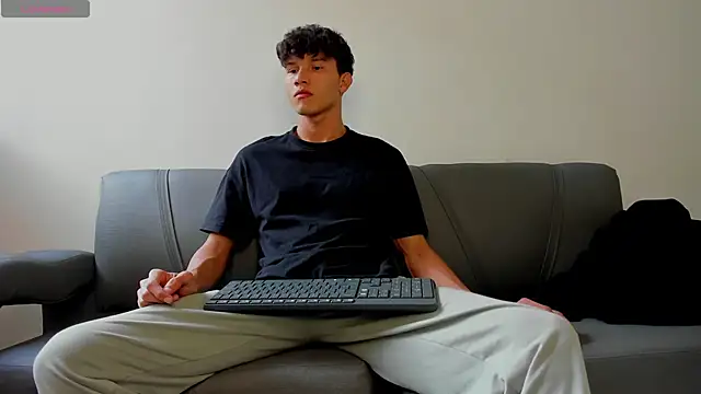 2Amateur Guys online show from January 18, 10:02 pm