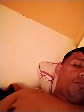 Snapshot of XRonny3 chatting on December 16, 10:26 pm XRonny3 online show from December 16, 10:26 pm