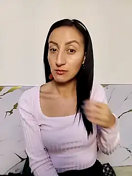 Snapshot of Oriana111 chatting on May 11, 3:45 am Oriana111 online show from May 11, 3:45 am